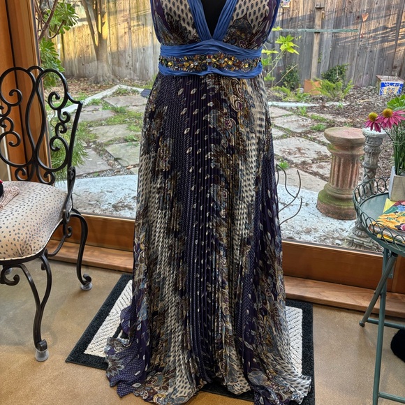 D & J Prom gown NWT - Picture 2 of 9